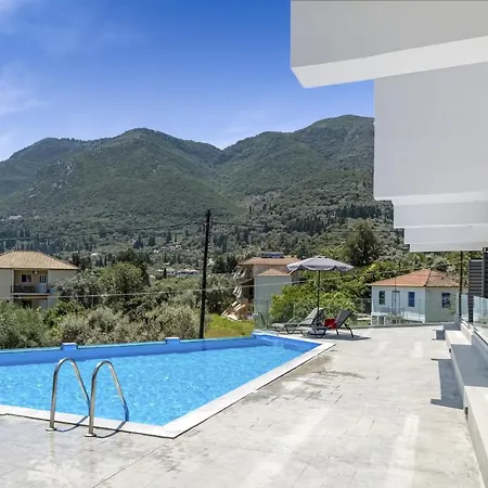 Oceanida Terpsis Lyxury Apartment Nikiana