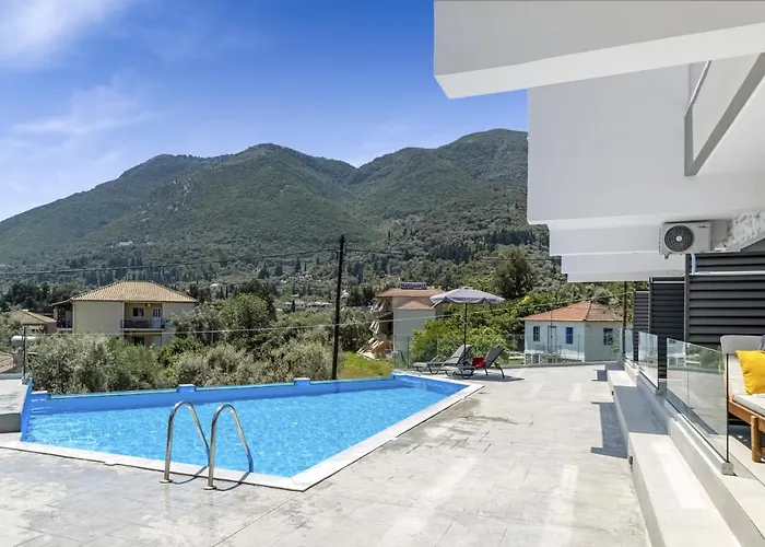 Oceanida Terpsis Lyxury Apartment Nikiana